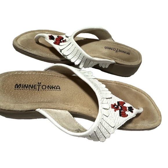 Minnetonka Beaded Thunderbird Fringe Sandals White Leather Thong Flip Flop Sz 8 - Picture 7 of 11